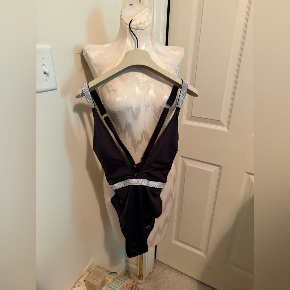 Victoria’s Secret Black and Silver Women's NWT swimsuit size M $119.95